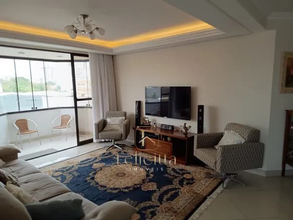Excelente oportunidade! Apartamento com planta ampla a 5 min da Beira Mar Continental