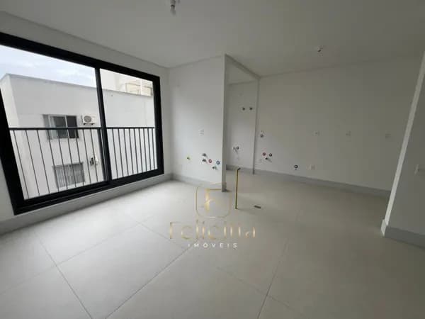 Apartamento com 02 suítes, 75 m², à venda, no bairro Estreito em Florianópolis/SC