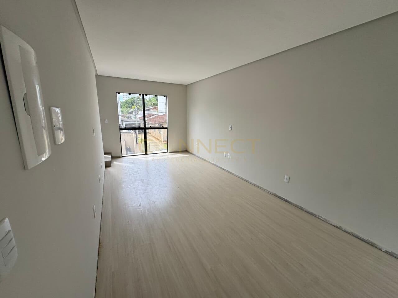 Sobrado triplex com 2 Suítes na Escola Agricola