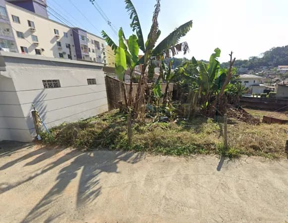 Terreno com 420m2 bairro da Velha