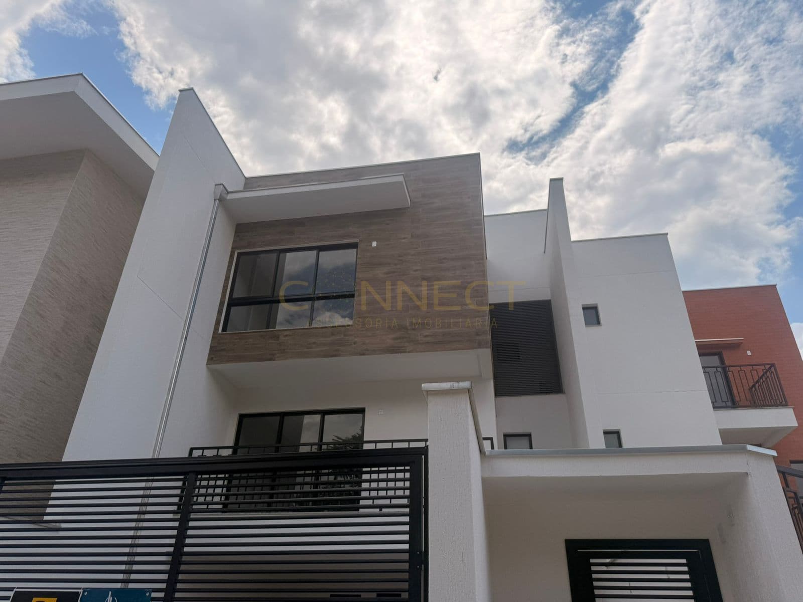 Triplex Exclusivo com Piscina sendo 3 Suítes na Escola Agricola – Blumenau