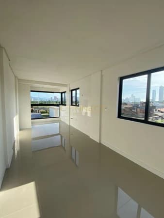 Apartamento à venda no bairro Balneario Piçaras em Porto Belo/SC
