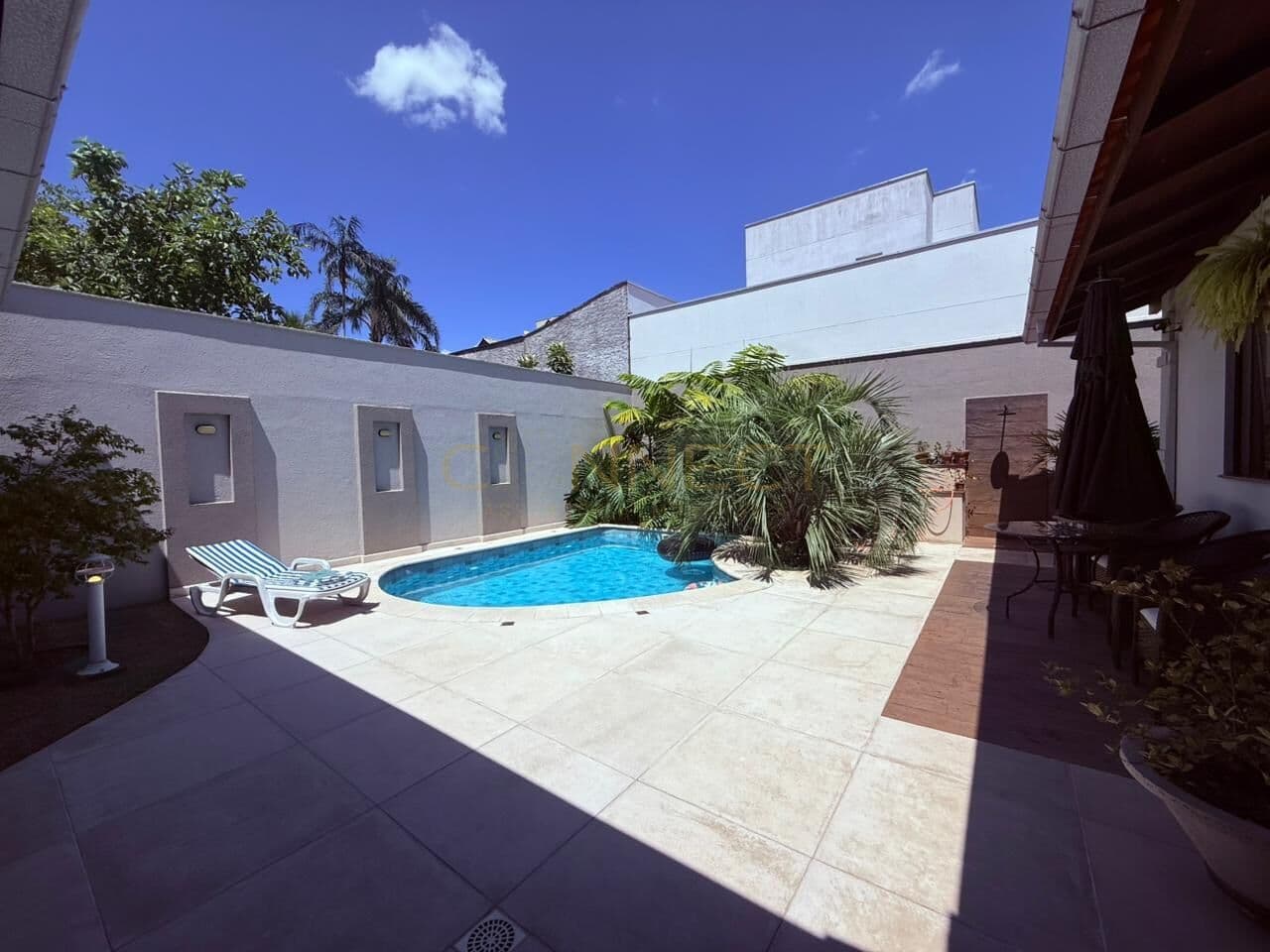 Casa com piscina, 3 dormitórios sendo 1 suíte no bairro Tribess – Blumenau
