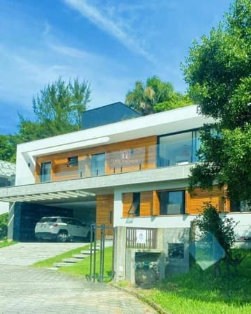 Casa mobiliada à venda em Garopaba/SC em Morrinhos com 4 quartos e perto da praia