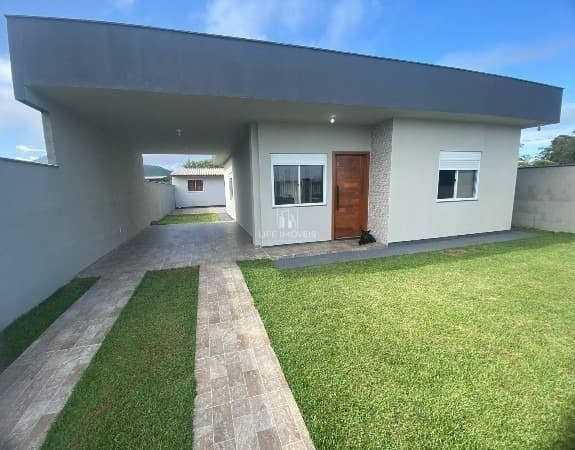 Casa com edícula à venda em Imbituba/SC Nova Brasília 3 dormitórios e financiamento