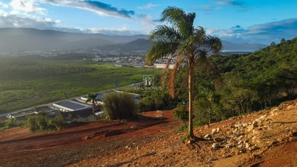 TTerrenos à venda em Garopaba/SC no Condomínio Pôr do Sol com vista para lagoa
