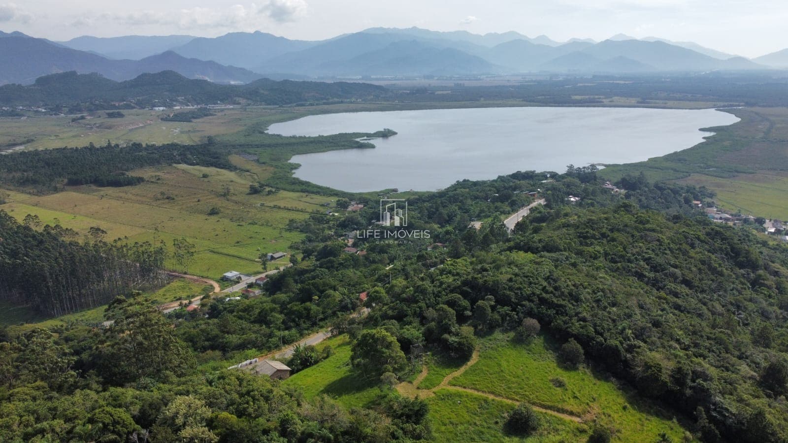Terreno 800m² à venda em Garopaba/SC no Condomínio Lagoa do Coração com vista pôr do sol