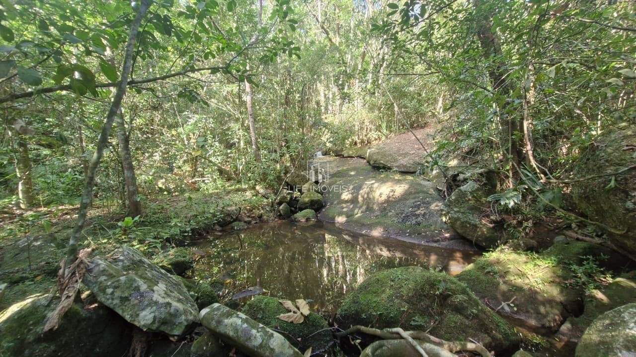 Terreno à venda em Garopaba/SC na Ressacada com cachoeira e vista para a serra
