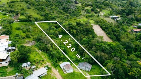 Lote/Terreno em Garopaba - Macacu