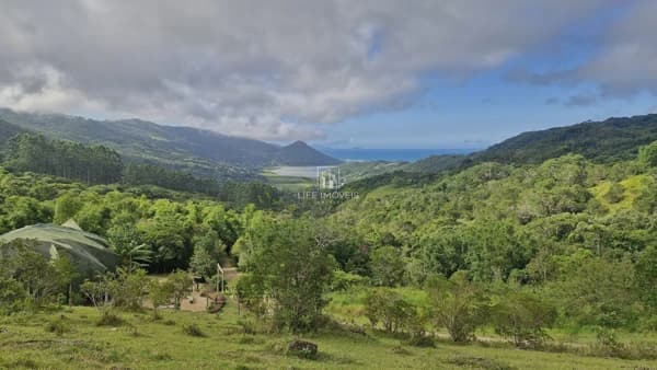 Lote/Terreno em Garopaba - Macacu