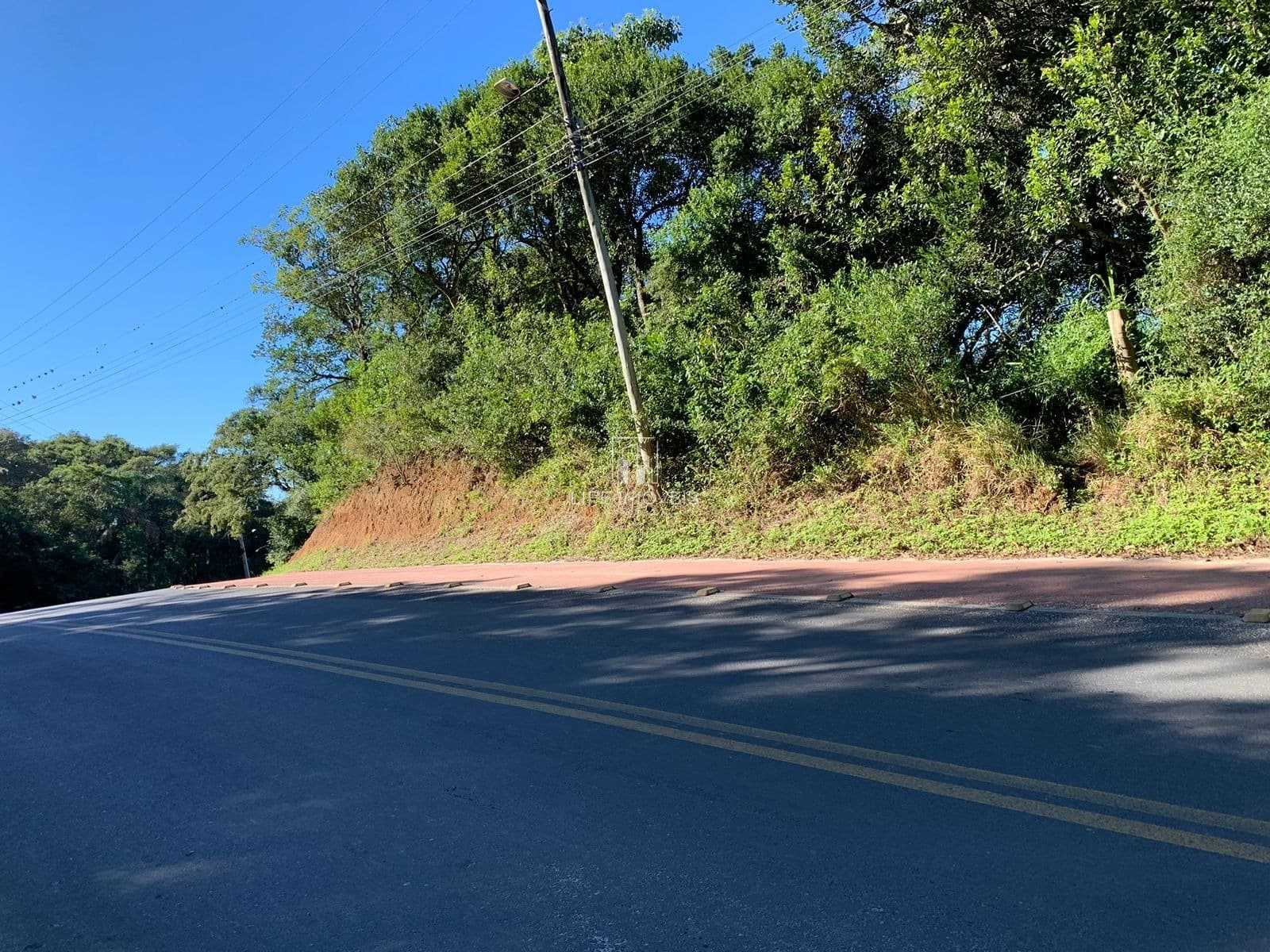 Terreno 600m² à venda em Garopaba/SC no Ambrósio com uso comercial ou residencial