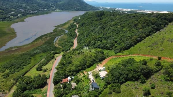 Lote/Terreno em Garopaba - Macacu