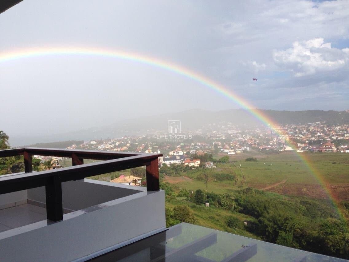 Casa alto padrão à venda em Garopaba/SC no Ferraz com vista para o mar e mobiliada