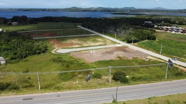Terreno à Venda em Garopaba em Areias de Palhocinha – 360 m² no Caminho da Lagoa