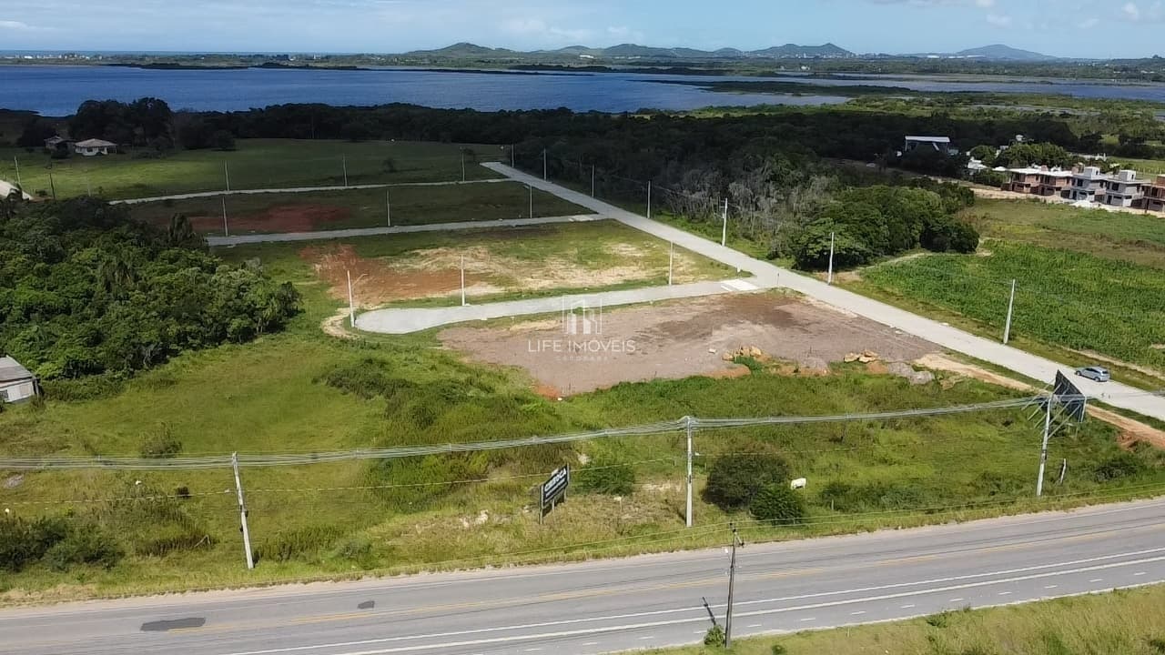 Terreno à Venda em Garopaba em Areias de Palhocinha – 360 m² no Caminho da Lagoa