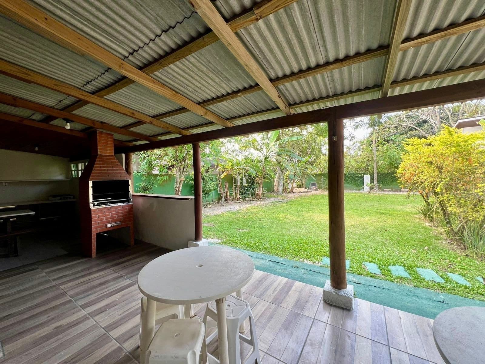 Terreno à venda na Ferrugem com 360m² a 150m do mar e escritura