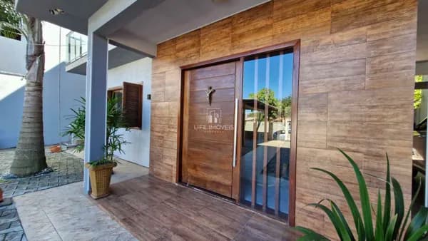 Casa para Temporada em Garopaba | 2km da Praia Central e Completa para até 6 Pessoas