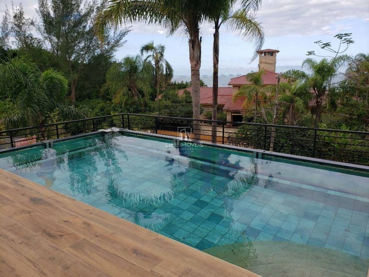 Casa de Alto Padrão em Garopaba no Condomínio Terrazzas al Sole – 4 Suítes com Vista para o Mar