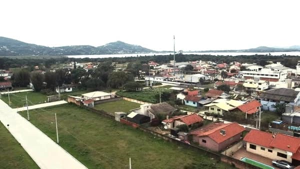 Terreno à Venda em Garopaba no Loteamento Pedra Branca – 360 m² Financiável em Areias de Palhocinha