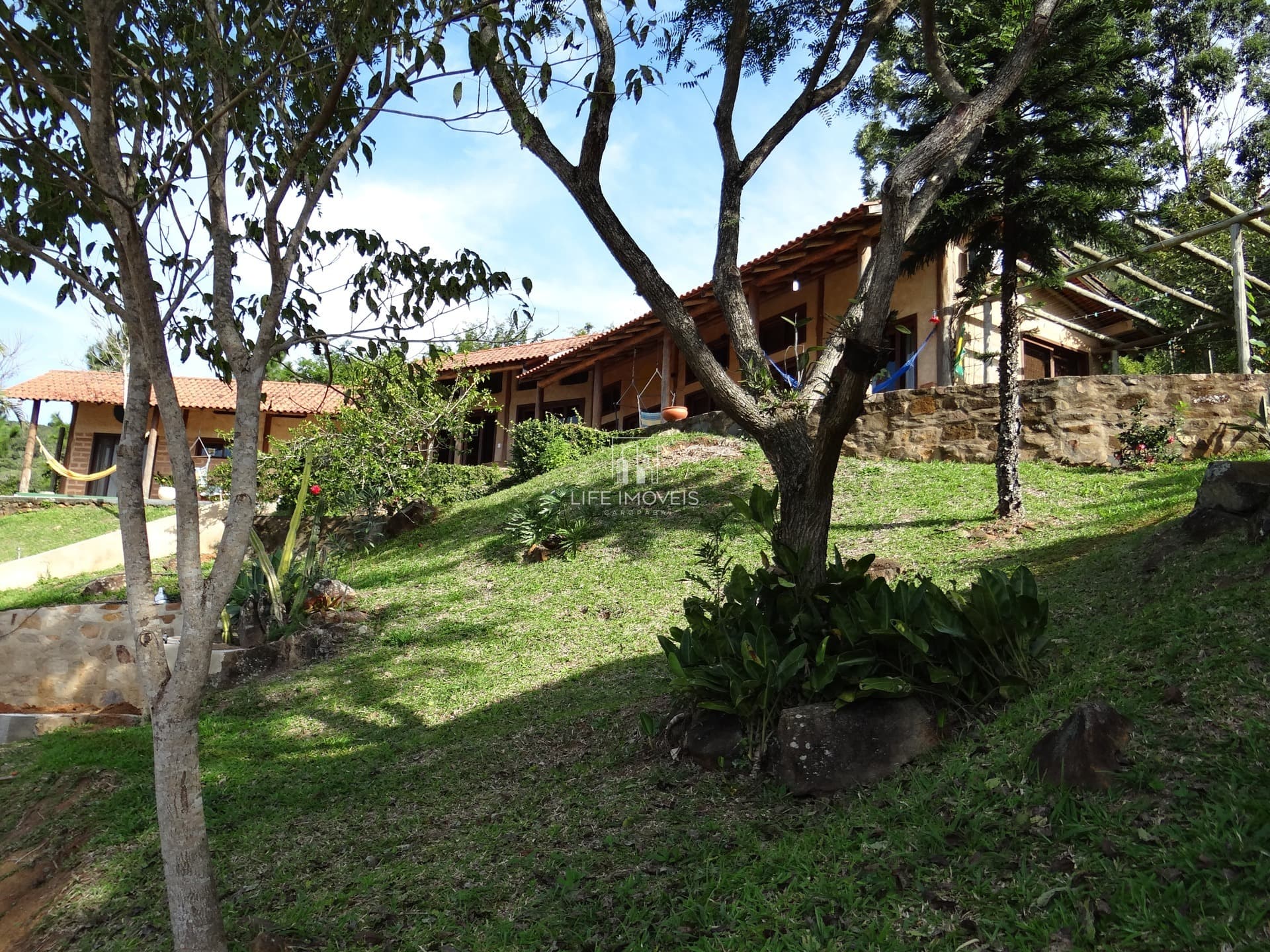 Sítio à Venda em Garopaba com Casa e Vista para o Mar – 38.588 m² Ideal para Pousada ou Investimento