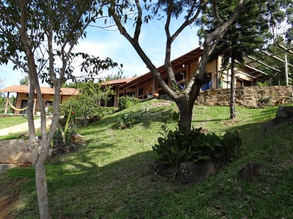 Sítio à Venda em Garopaba com Casa e Vista para o Mar – 38.588 m² Ideal para Pousada ou Investimento