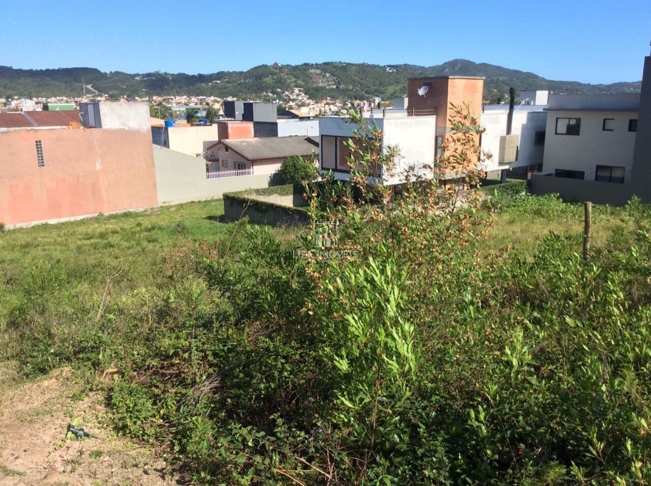 Terreno à Venda em Garopaba no Ferraz – 325 m² com Escritura e Excelente Localização