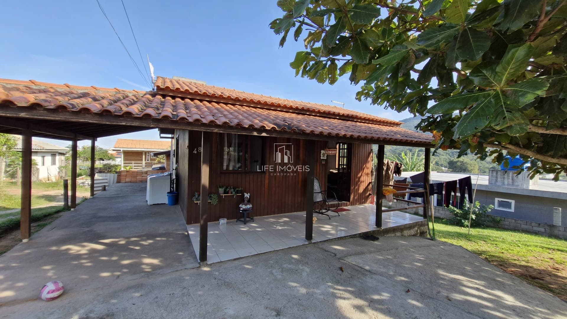 Casa térrea 2 dormitórios à venda em Garopaba/SC no Ambrósio terreno de esquina 360m²