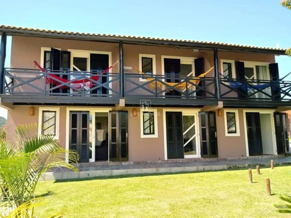 Pousada à Venda em Garopaba em Areias de Macacu – 3 Unidades com Vista para as Dunas do Siriú