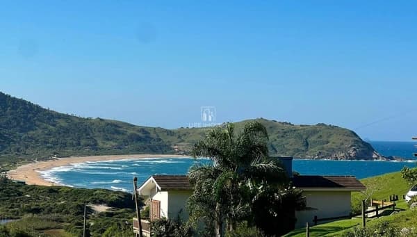 Terreno à Venda na Praia da Silveira em Garopaba – 1.550 m² com Vista para o Mar e Lagoa