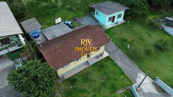 Oportunidade única: terreno 1.940 m² com 2 casas em Badenfurt