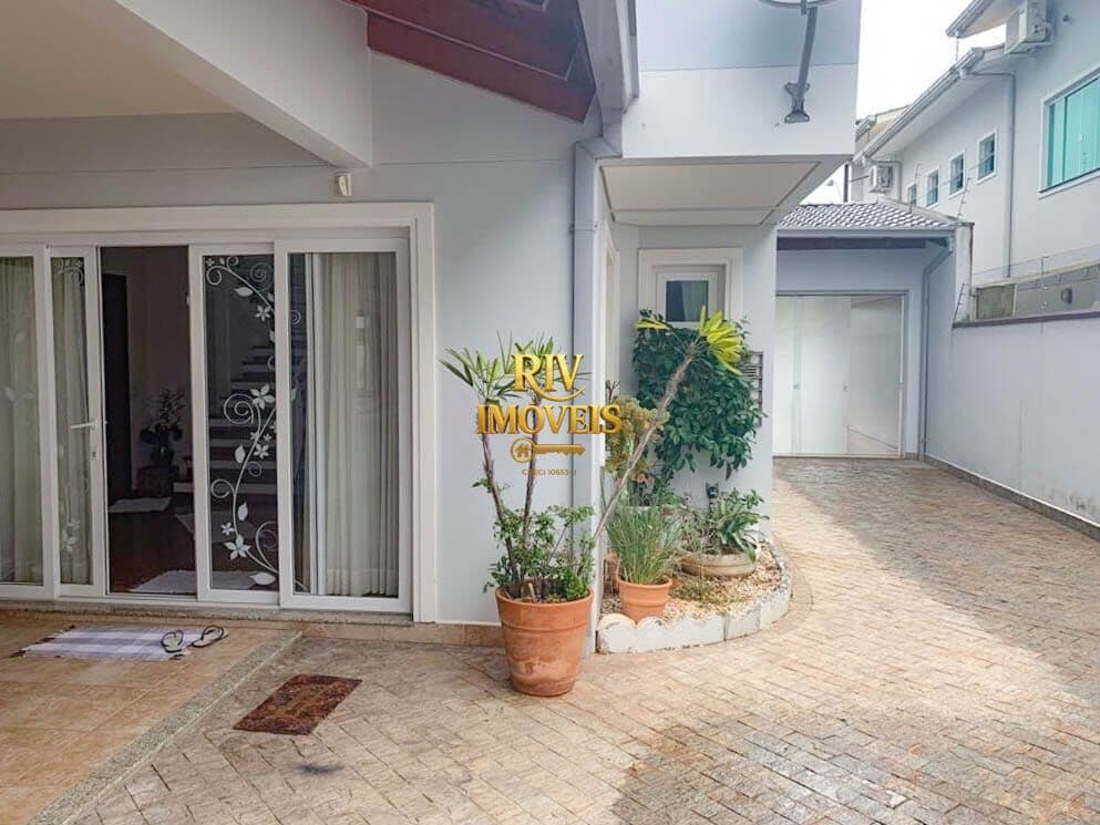 Casa de Alto Padrão à Venda no Bairro Fortaleza, Blumenau/SC