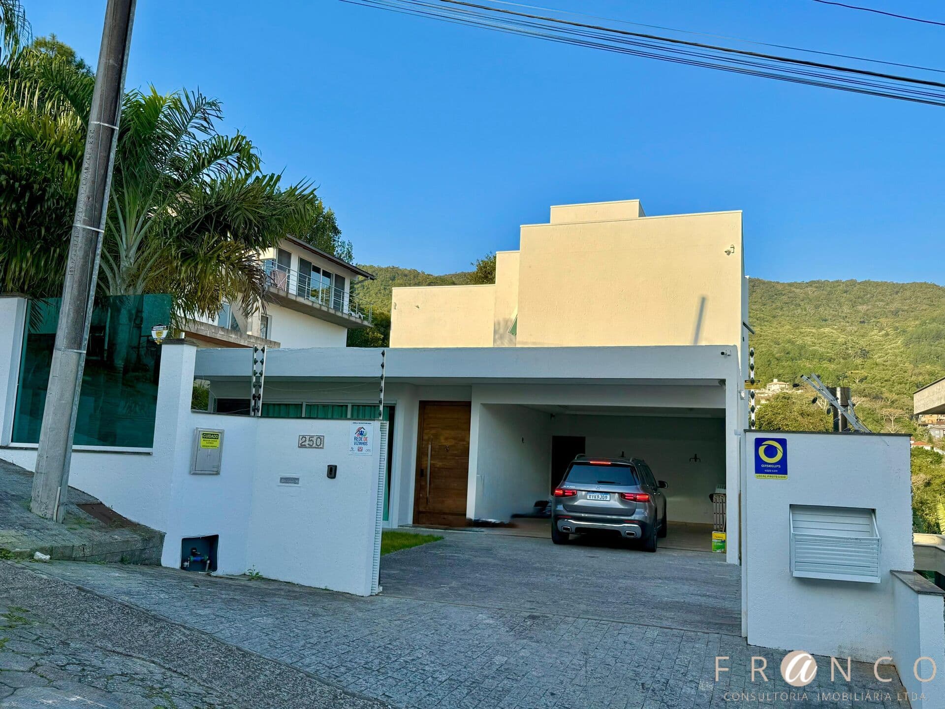 Casa Alto Padrão em bairro nobre, com vista incrível da natureza!