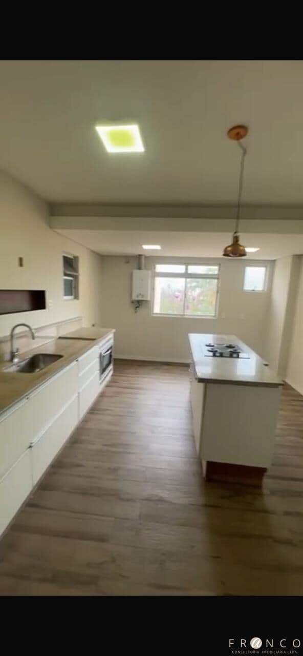 Lindo Apartamento com 03 dormitórios (1 suíte)