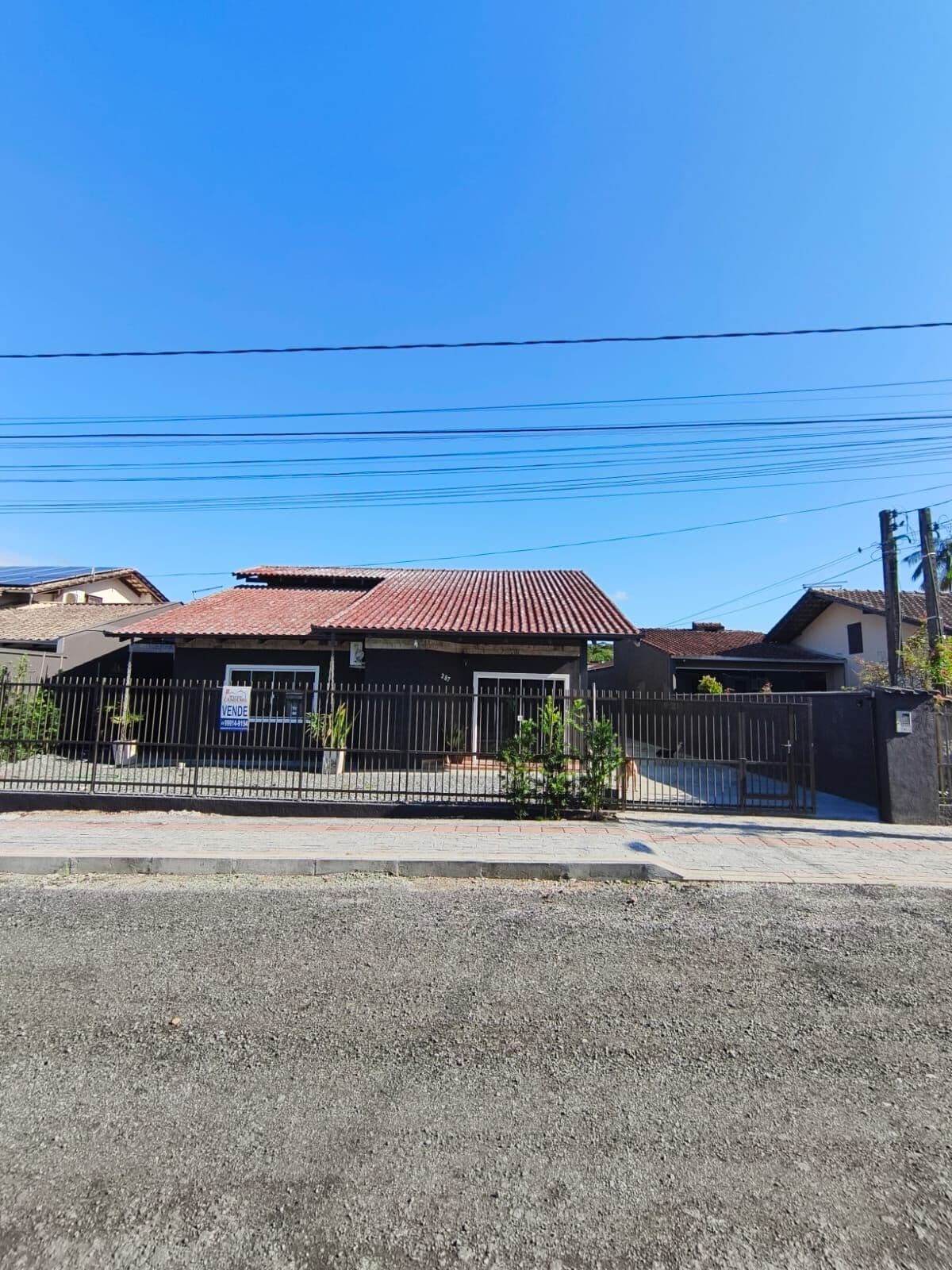 Casa averbada à venda em Joinville, aceita imóvel maior valor.