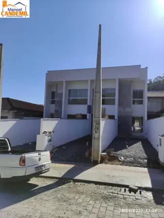 Sobrado Geminado à venda no bairro Vila Nova em Joinville/SC