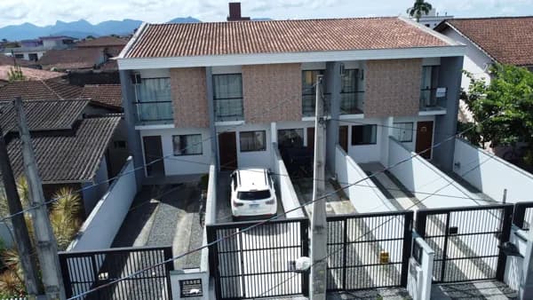 Sobrado Geminado em Comasa, Joinville/SC