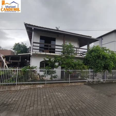 Residência à venda no bairro Aventureiro, Joinville