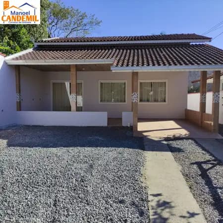 Residência Averbada, à venda em Joinville, no Bairro Vila Nova.