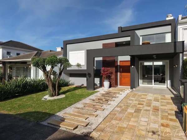 Casa com Mezanino e SPA à venda – Condomínio Condado de Capão