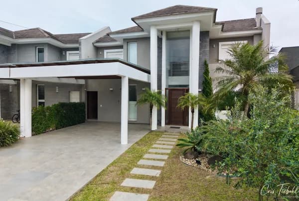 Sobrado com Jacuzzi à venda – Condomínio Las Palmas | Xangri-Lá 🏡