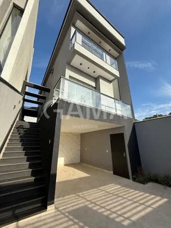 Casa em Santana de Parnaíba - Chácara Jaguari (Fazendinha)