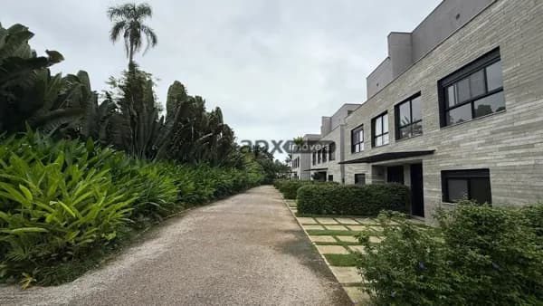 Casa de Condomínio em São Sebastião - JUQUEHY