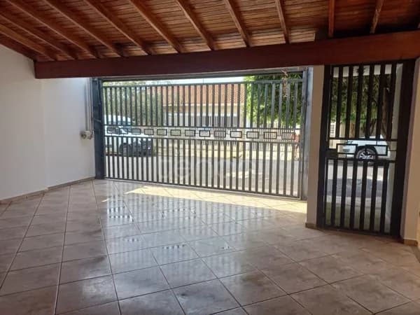 Casa Ampla à Venda no Jardim Alvorada, em Mirassol/SP