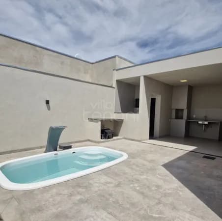 Bela Casa á Venda no Miravista, com 2 dormitórios e piscina!