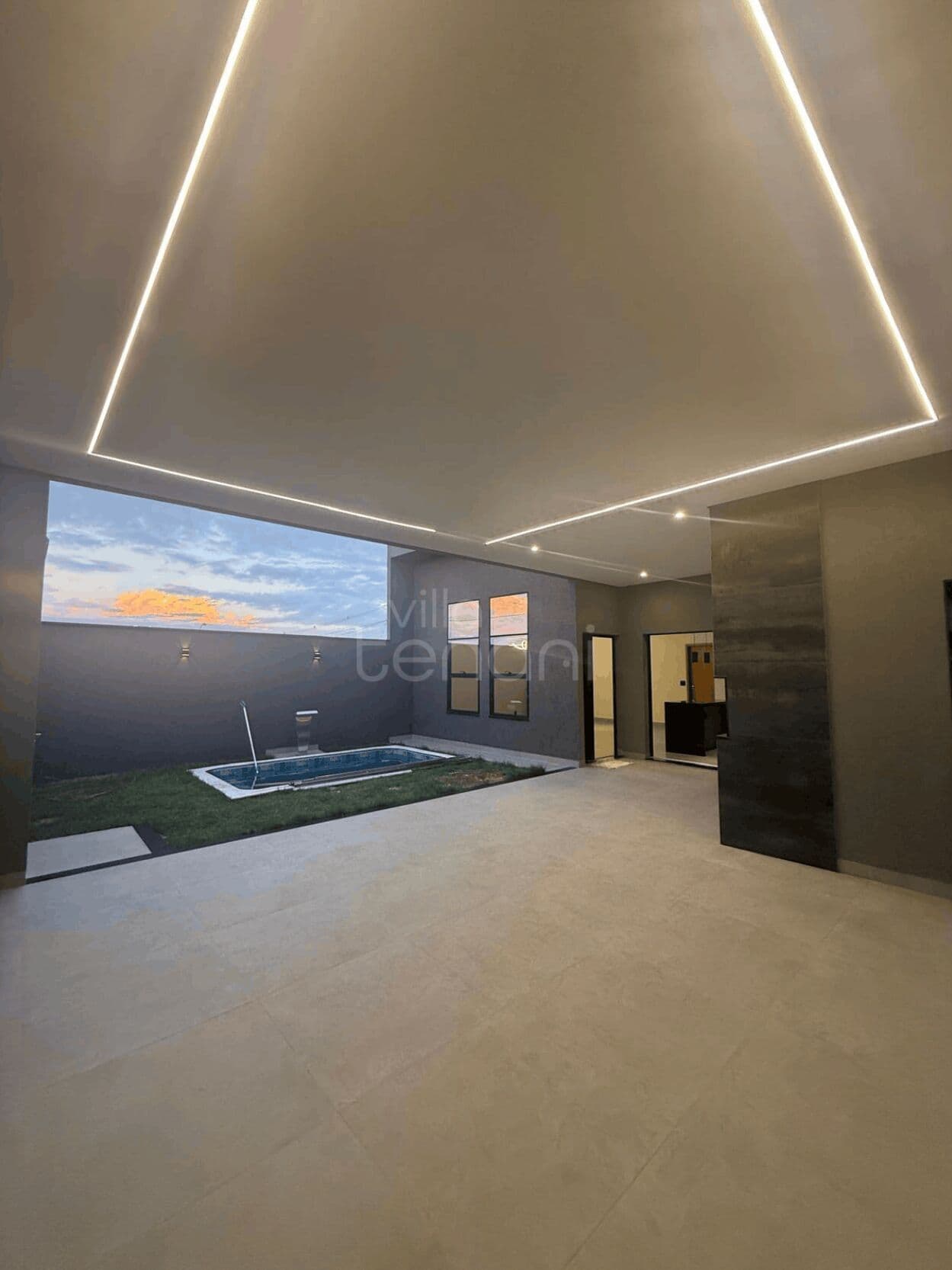Linda Casa à Venda no Miravista, com Piscina, Closet e Varanda Gourmet!!!