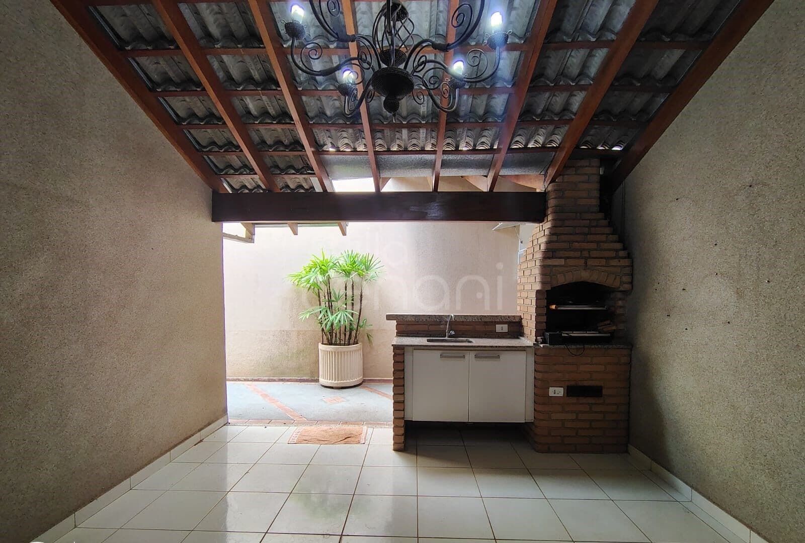 Casa À Venda com Varanda Gourmet no bairro Regissol em Mirassol/SP!
