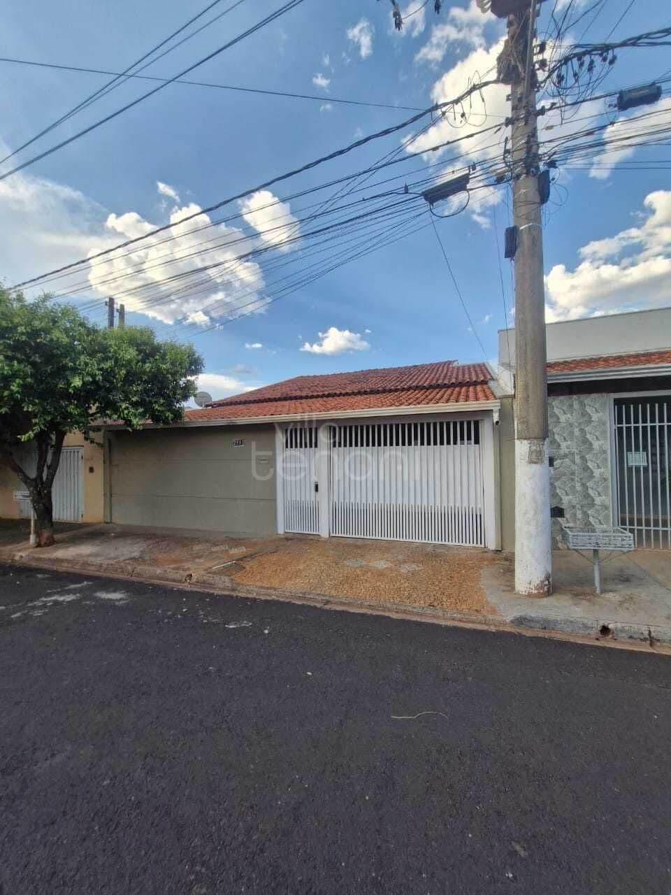 Ótima Casa à Venda no Moreira e Guimarães, com 3 Dormitórios, em Mirassol/SP
