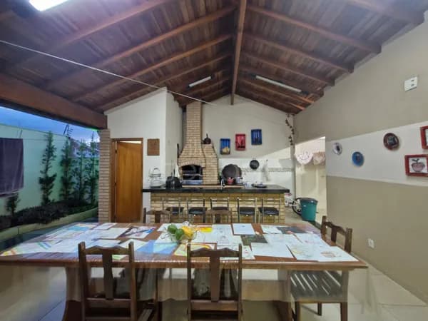 Linda Casa à Venda no Regissol I, em Mirassol!