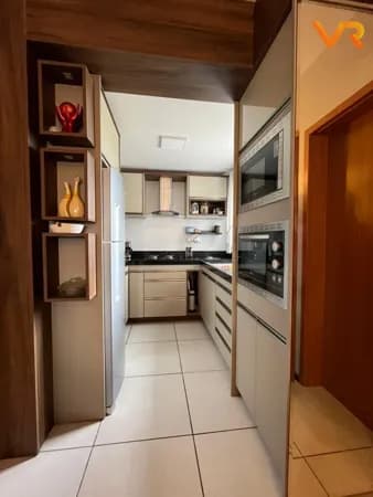 3 Quartos (Suíte) e 2 Vagas em Condomínio com Elevador!