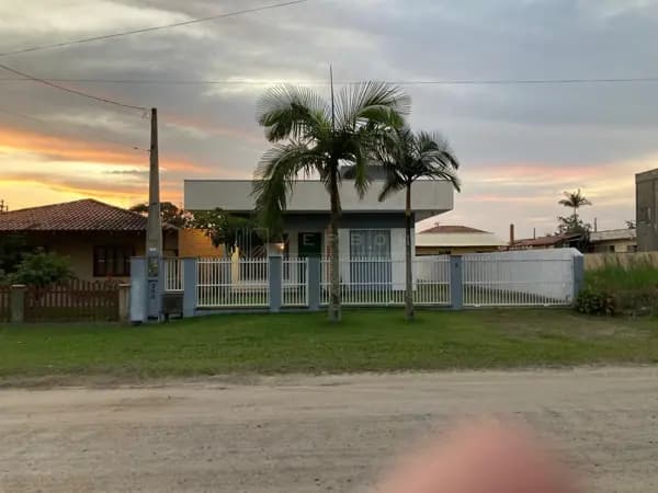 Casa à venda no bairro Salinas em Balneário Barra do Sul/SC